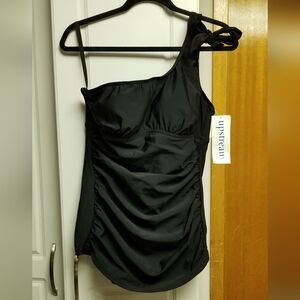 👙Upstream one shoulder strap bathing suit w rutched material & built in bra